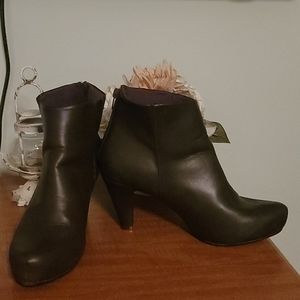 Ankle heeled boot